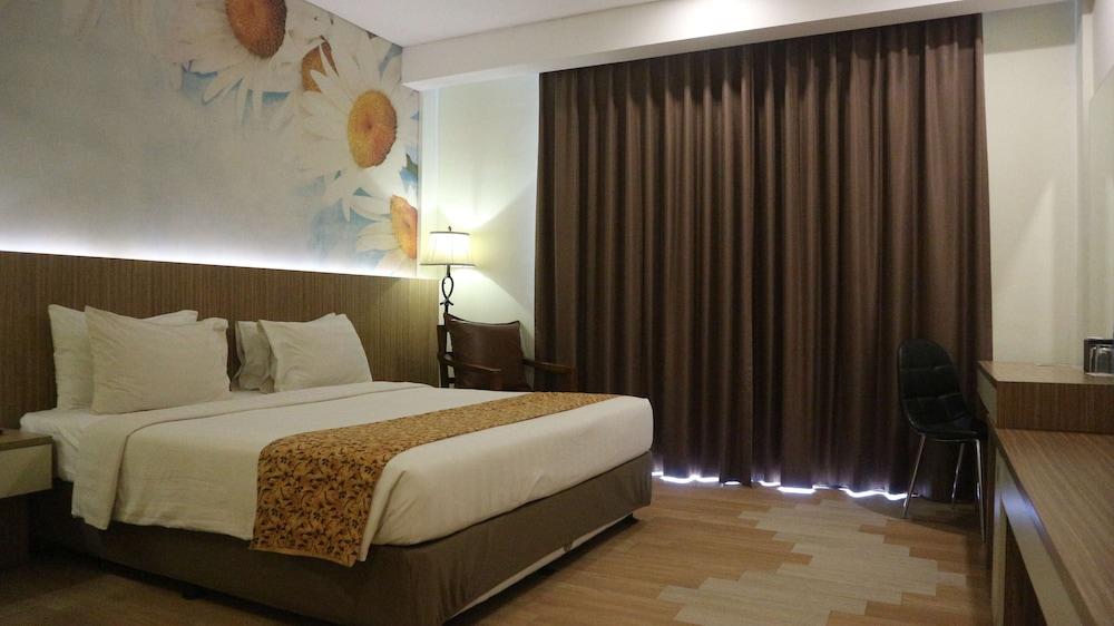 Golden Tulip Essential Belitung Hotel Tanjung Pandan Exterior photo