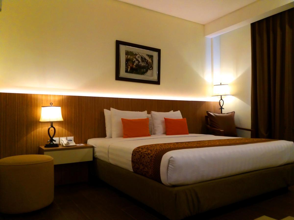Golden Tulip Essential Belitung Hotel Tanjung Pandan Exterior photo